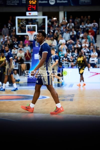 DJ Horne (0; MLP Academics Heidelberg) auf dem Court