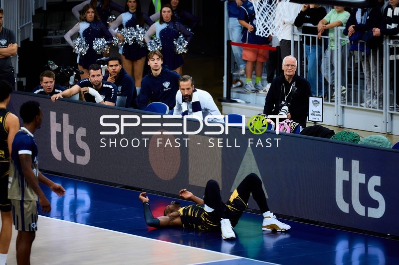 Spielszene mit Elijah Hughes (7; MHP Riesen Ludwigsburg)