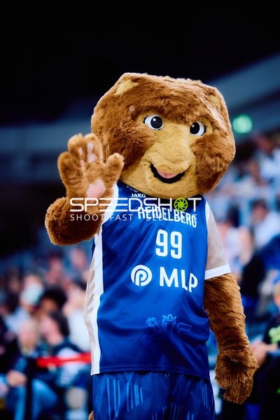 Maskottchen Accy (99; MLP Academics Heidelberg) in Aktion