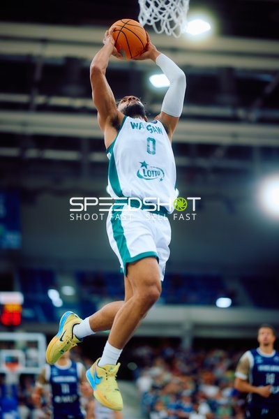 Spielszene mit Jayvon Graves (0; Legia Warszawa)