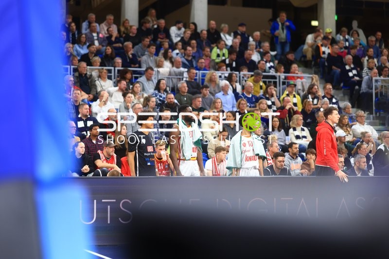 Spieler von Fitness First an der Seitenlinie