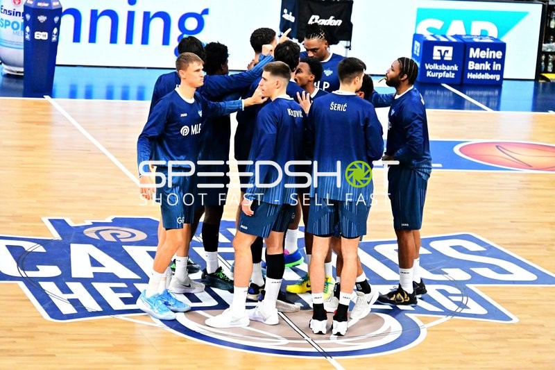 Aufstellung vor dem Spiel