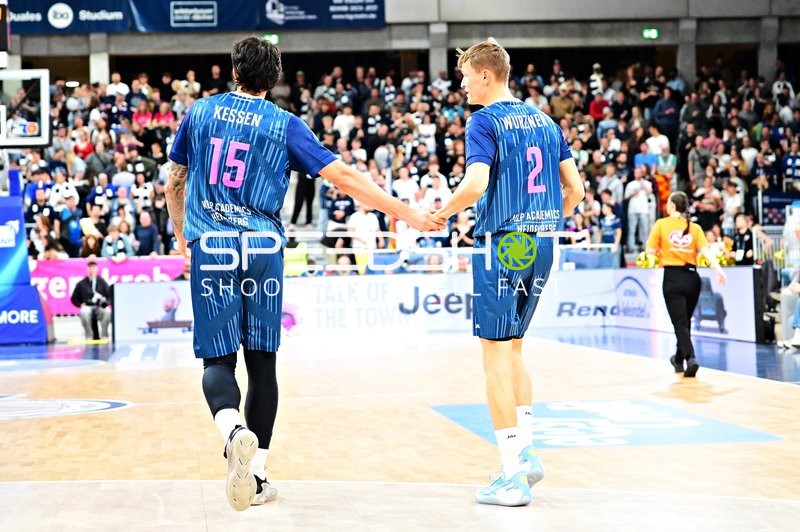 Marcel Keßen (15; MLP Academics Heidelberg) und Niklas Würzner (2; MLP Academics Heidelberg) auf dem Spielfeld