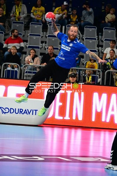 Patrick Zieker (25; TVB 1898 Stuttgart) im Sprung