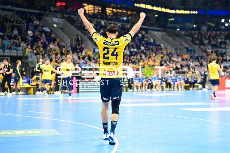 Patrick Groetzki (24; Rhein Neckar Löwen) jubelt