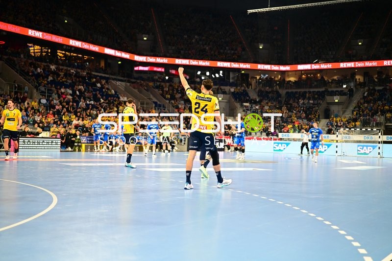 Robert Timmermeister (7; Rhein Neckar Löwen) und Patrick Groetzki (24; Rhein Neckar Löwen) im Spiel