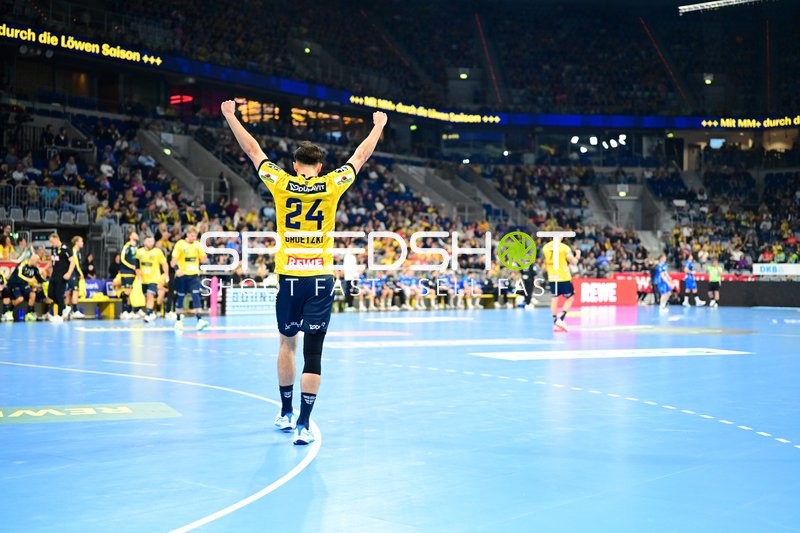 Patrick Groetzki (24; Rhein Neckar Löwen) jubelt