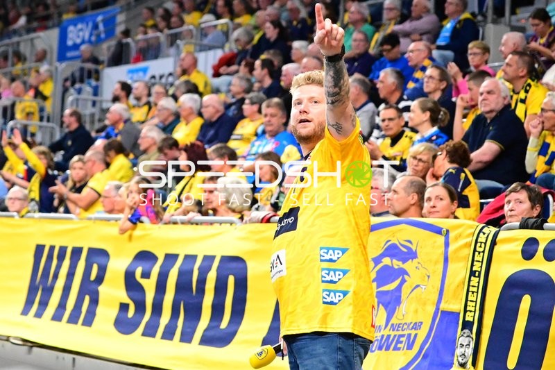 Moderation durch Kevin Gerwin (49; Rhein Neckar Löwen)