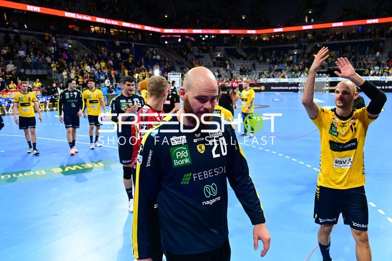 Mike Jensen (20; Rhein Neckar Löwen) und Halil Jaganjac (45; Rhein Neckar Löwen) nach dem Spiel