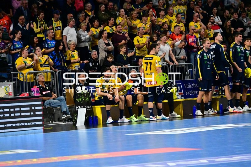 Patrick Groetzki (24; Rhein Neckar Löwen) auf der Bank