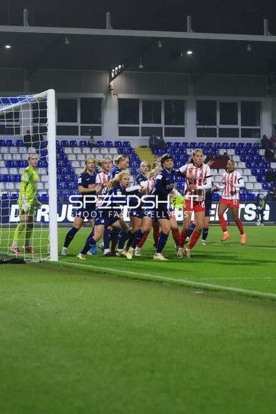 Spieler formieren Mauer