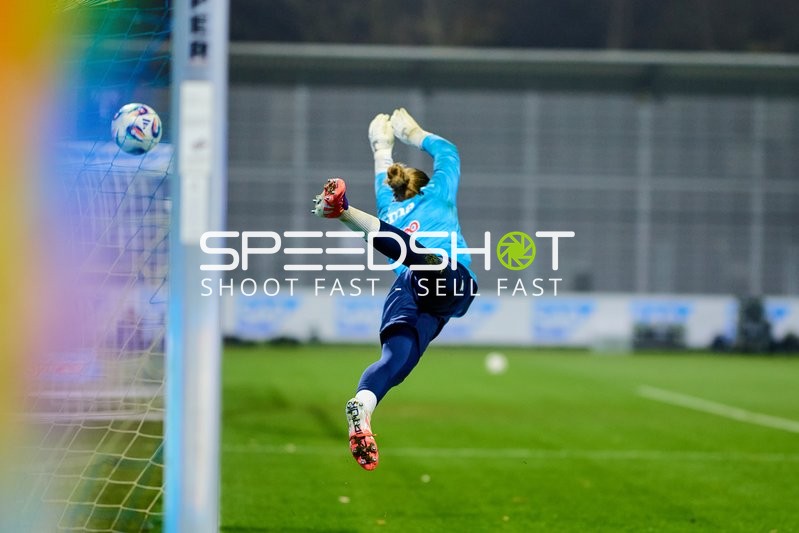 Torwartparade von Laura Dick (1; TSG Hoffenheim Frauen)