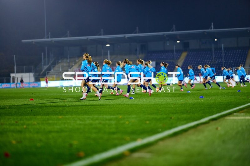 Mannschaft beim Aufwärmen