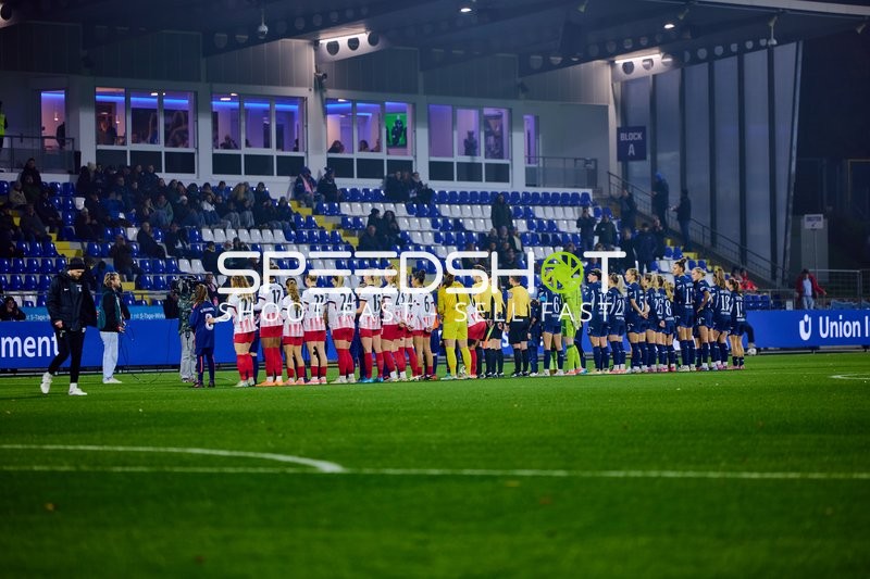 Mannschaften vor Spielbeginn