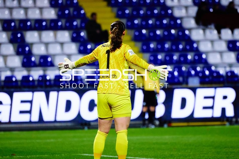 Torwart in Defensive