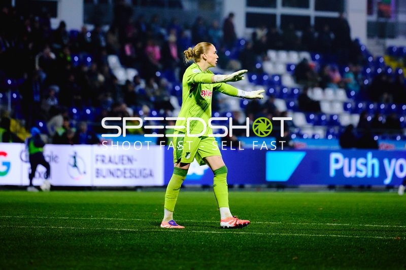 Torwart gibt Anweisungen