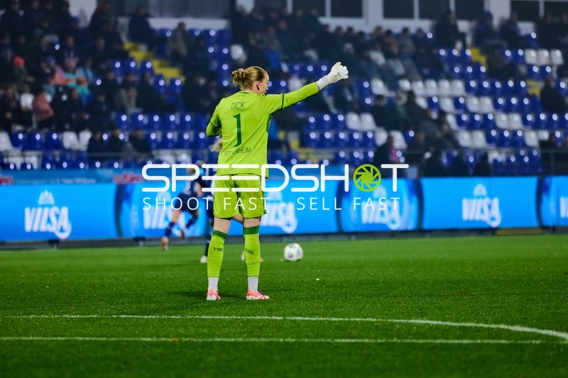 Torwart gibt Anweisungen