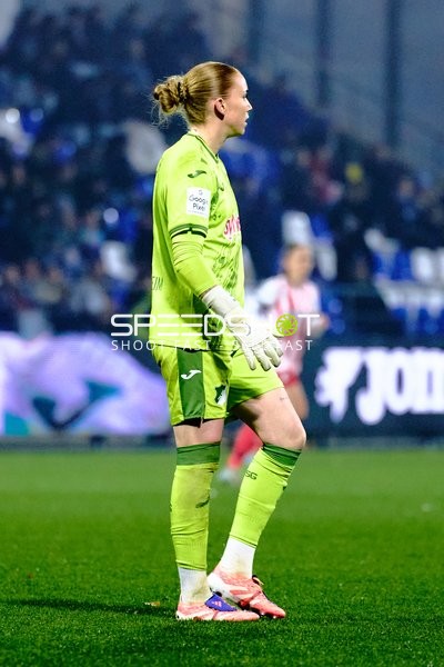 Torwart Laura Dick (1; TSG Hoffenheim Frauen) in Defensive