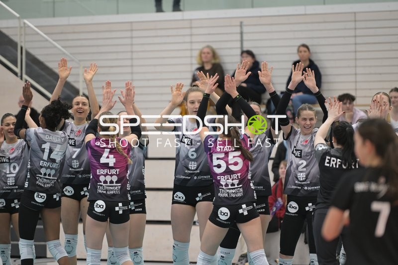 Jubel nach Punkt von Lena Linke (6; Schwarz-Weiß Erfurt)