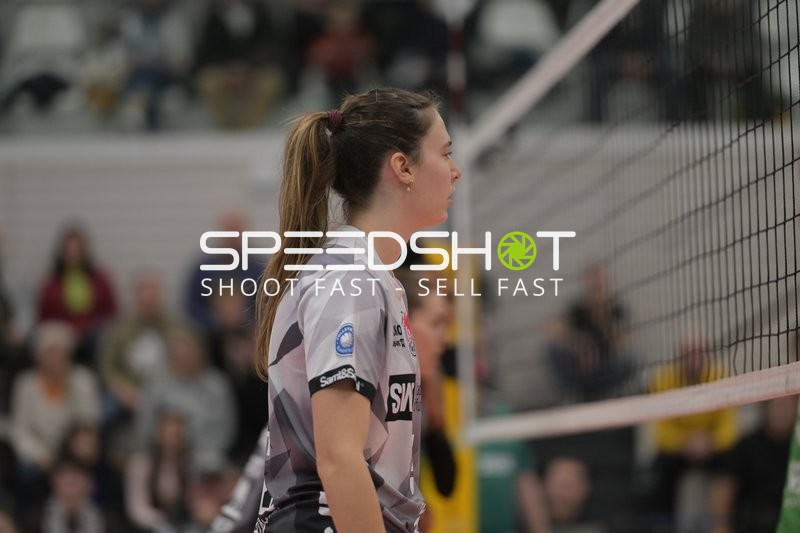 Volleyball-Situation mit Emilie Respaut (5; Schwarz-Weiß Erfurt)