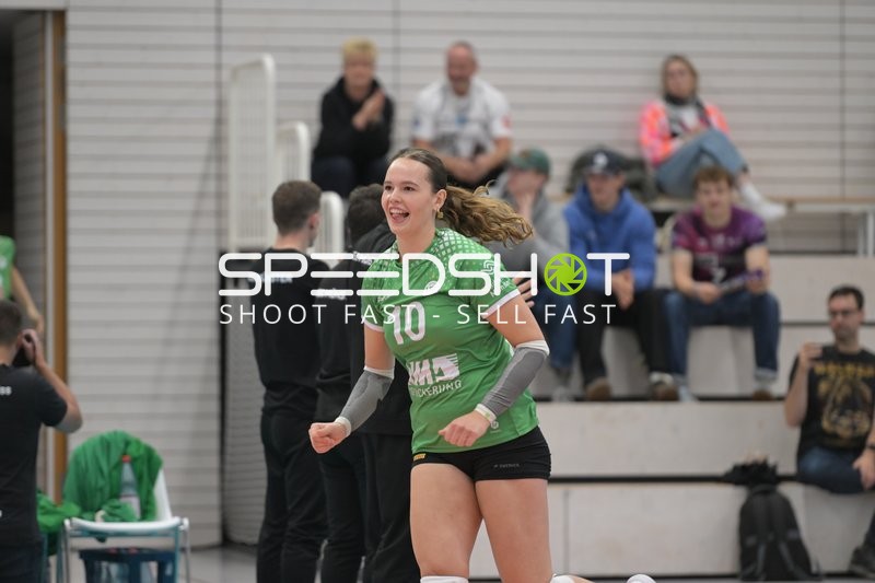 Amelie Strothoff (10; USC Münster) jubelt