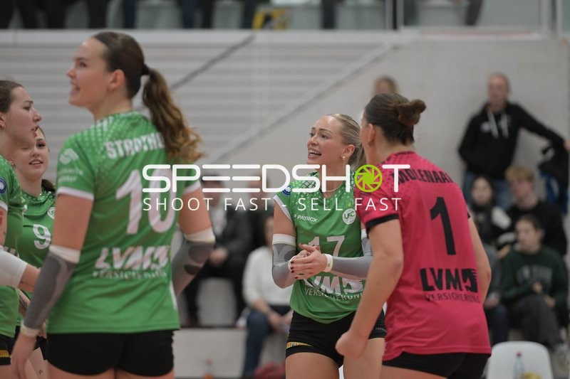 Isabel Martin (17; USC Münster) jubelt