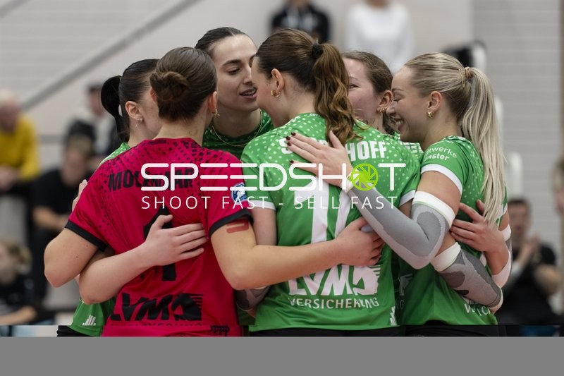 Anke Waelkens (12; USC Münster) jubelt nach Punkt