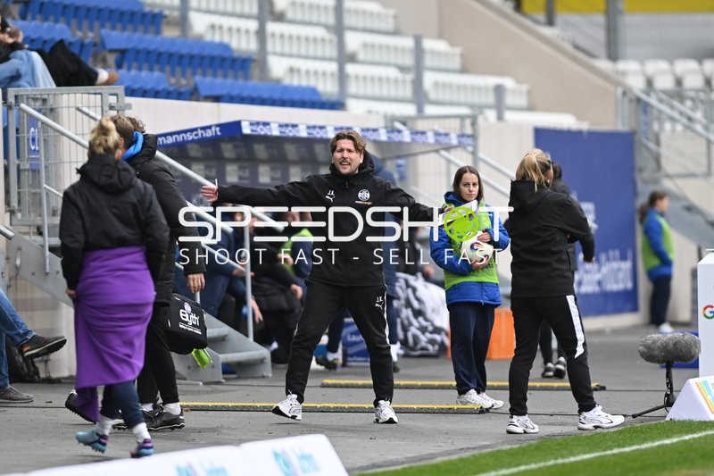 Co-Trainer am Spielfeldrand