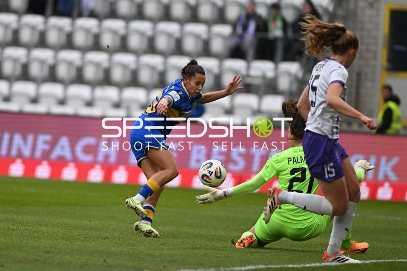 Ballaktion und Torwartparade