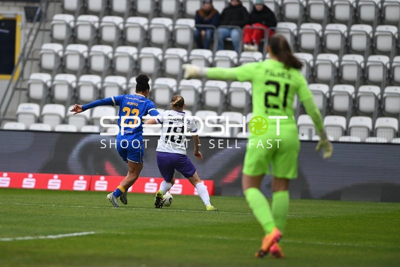 Zweikampf um den Ball