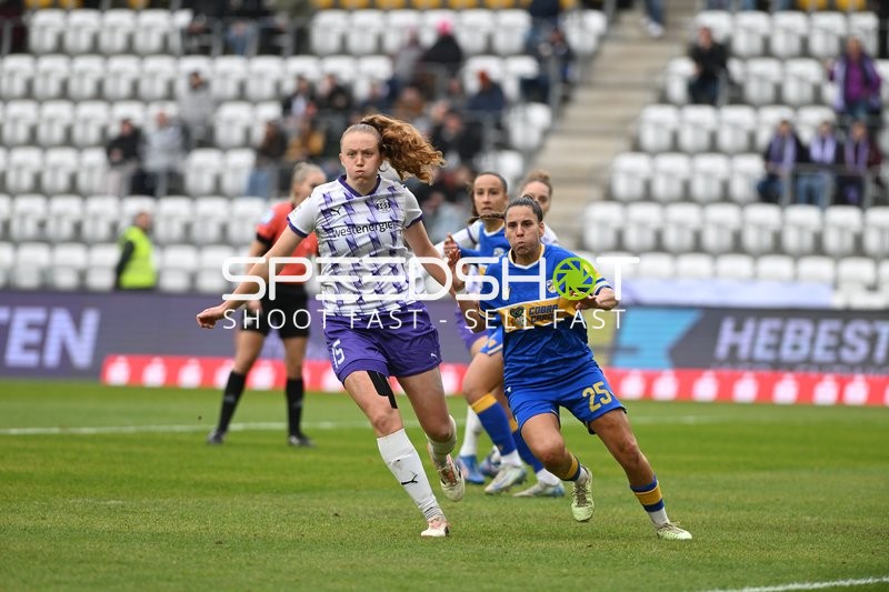 Zweikampf um den Ball