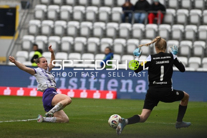 Zweikampf vor dem Tor