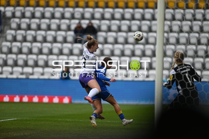 Zweikampf vor dem Tor