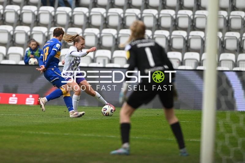 Zweikampf vor dem Tor