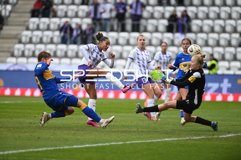 Schuss vor dem Torwart