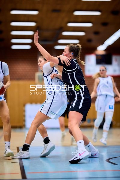 Melanie Hoyt (32; USC BaseCats Heidelberg) verteidigt