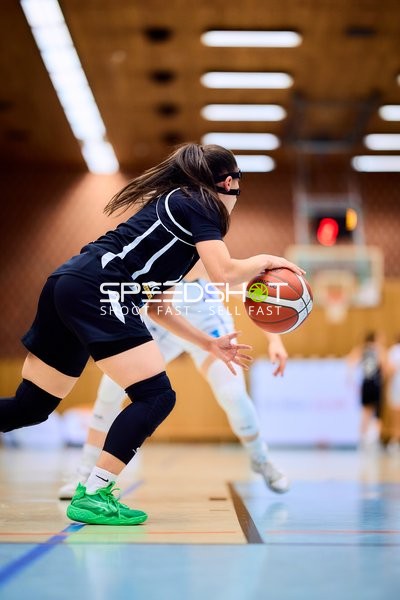 Basketball-Situation mit Ball