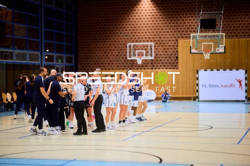 Begrüßung nach Spiel