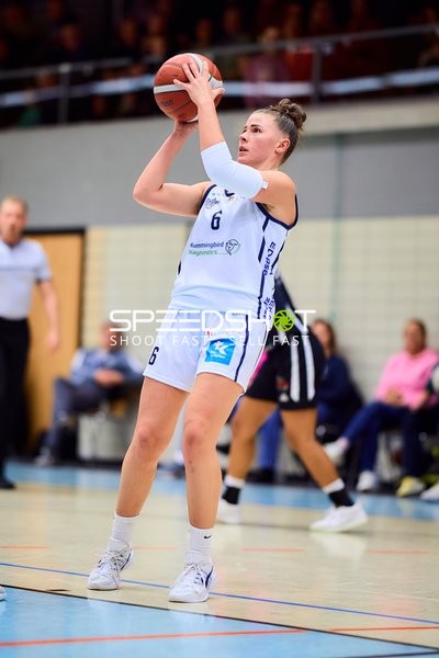 Wurf von Julia Wroblewski (6; USC BaseCats Heidelberg)