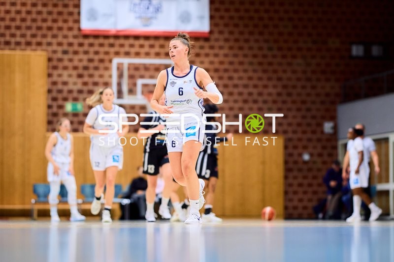 Basketball-Situation mit Julia Wroblewski (6; USC BaseCats Heidelberg)