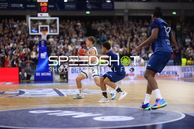 Jorke Aav (3; Gladiators Trier) verteidigt