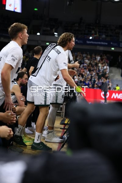 Basketball-Situation an der Seitenlinie