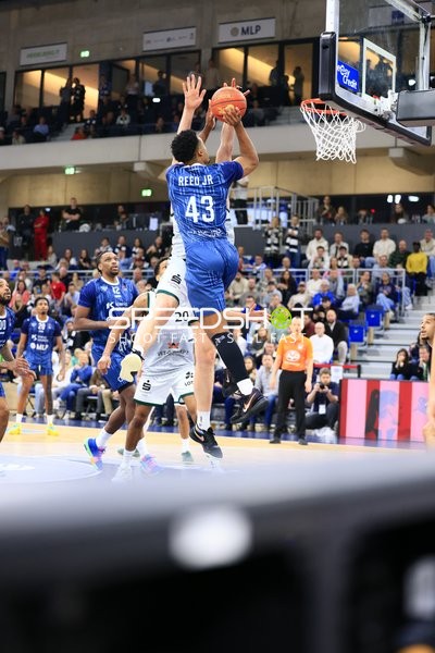 43; MLP Academics Heidelberg mit Korbleger