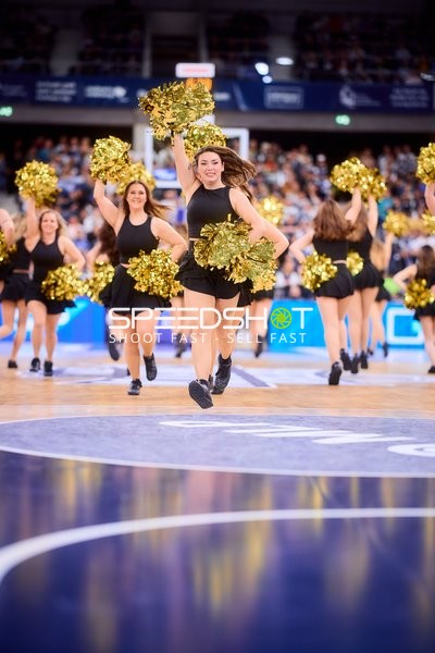 Cheerleader-Auftritt in der Halle