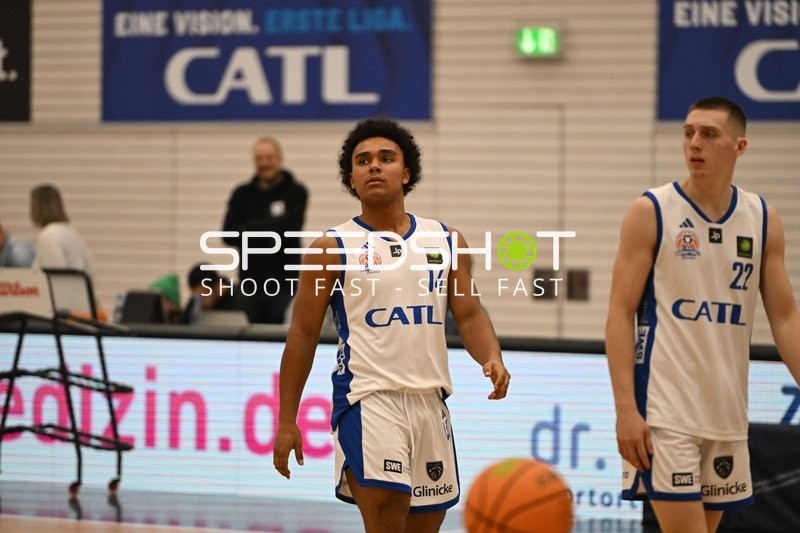 Basketball-Situation mit Spielern