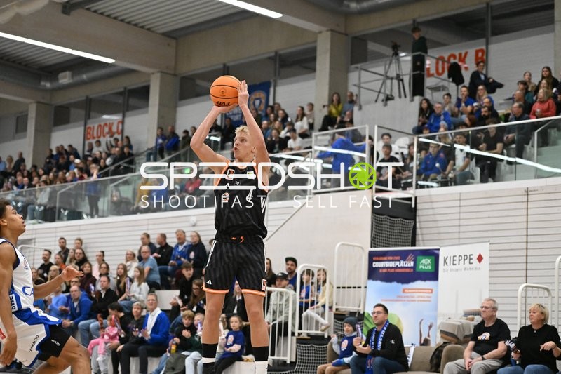 4; CATL Basketball Löwen Erfurt wirft