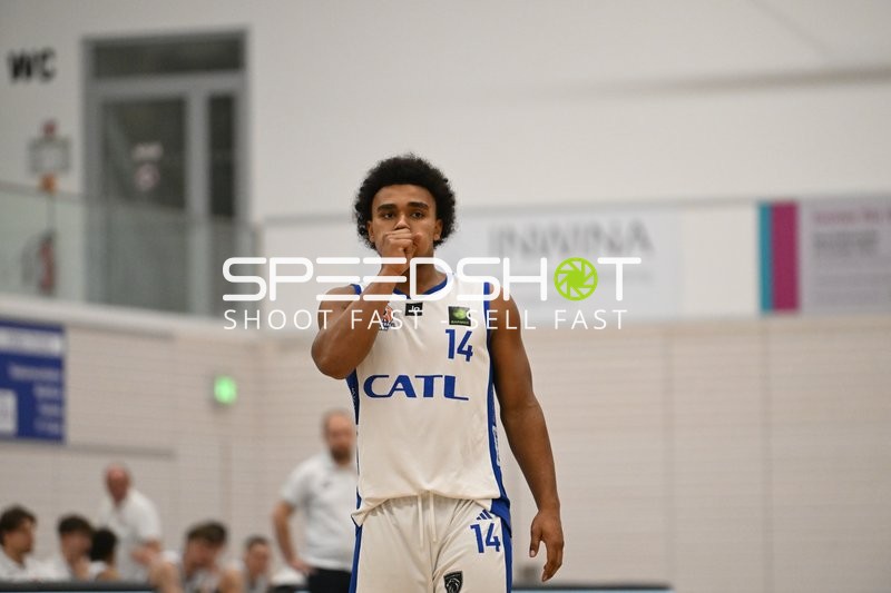 Jeremie Fotso Sighom (14; CATL Basketball Löwen Erfurt) in Aktion