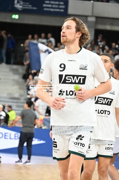 Marco Hollersbacher (9; Gladiators Trier) auf dem Spielfeld