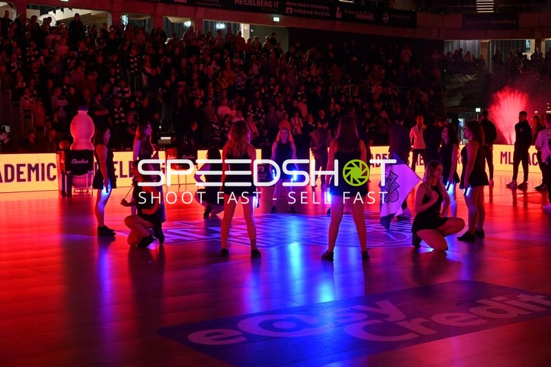 Showeinlage vor dem Spiel