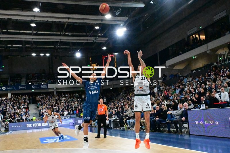 Nolan Adekunle (22; Gladiators Trier) mit Wurf